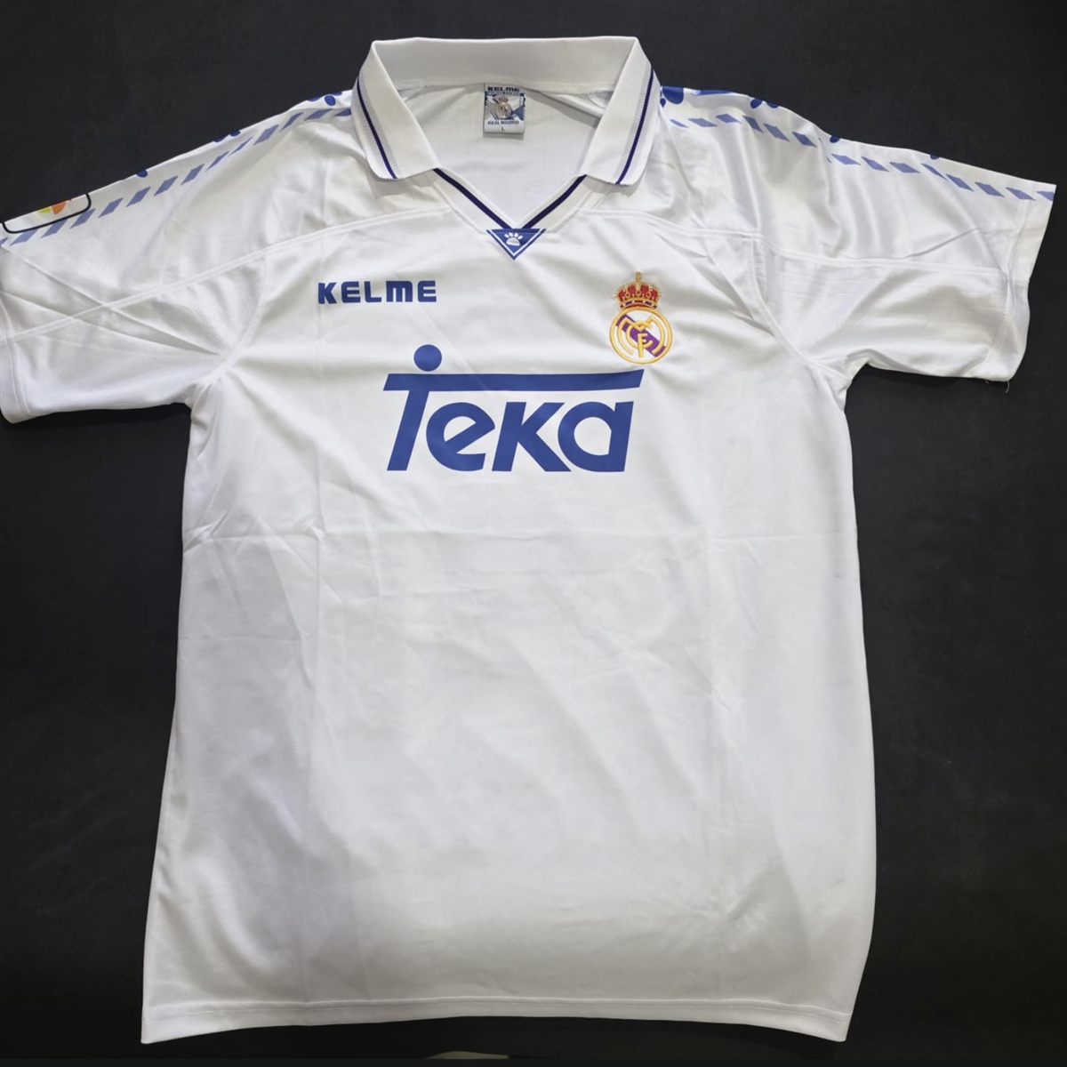Playera Hugo Sánchez Real Madrid firmada con certificado Bexer